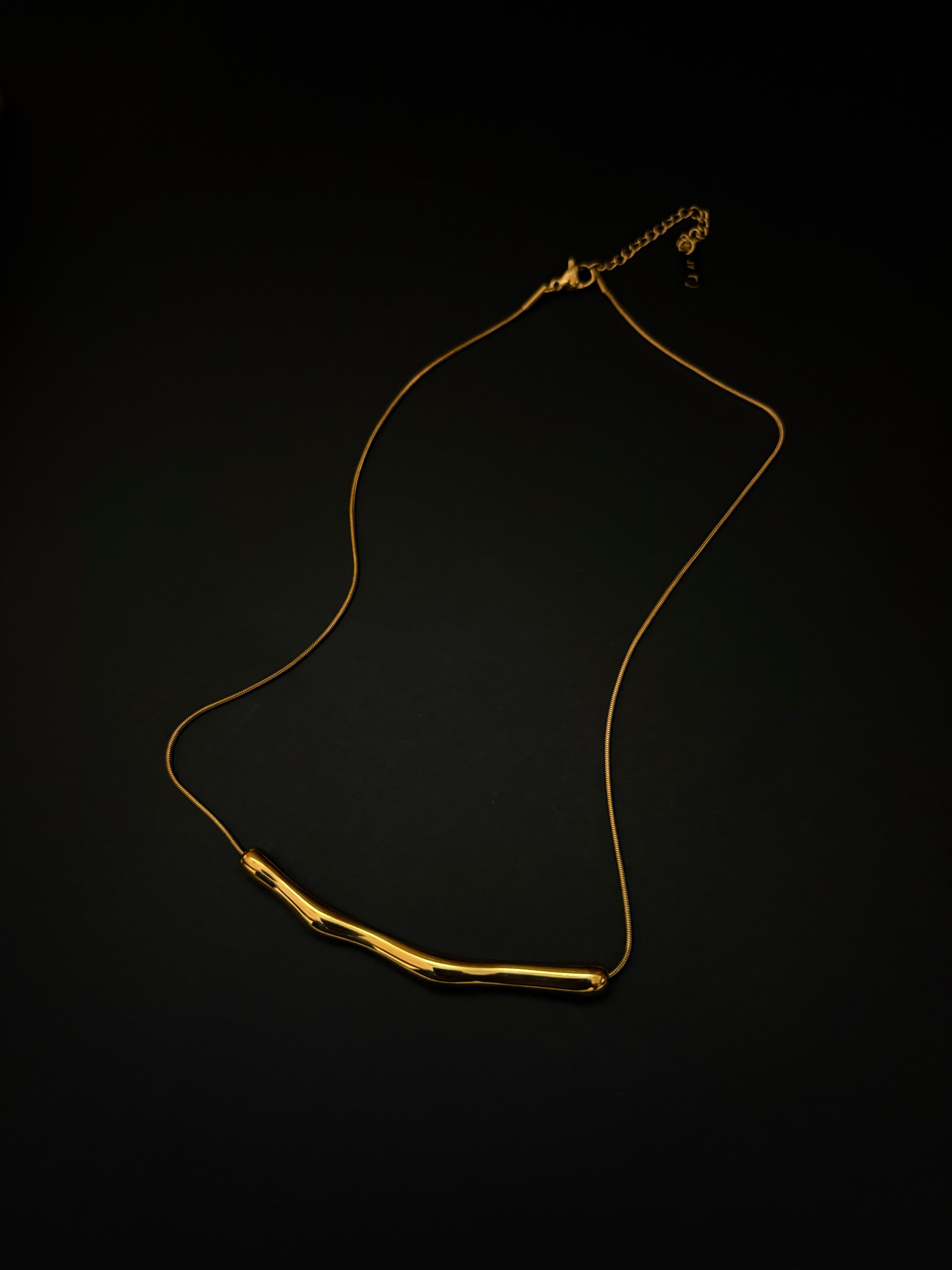 Serene Bar Necklace