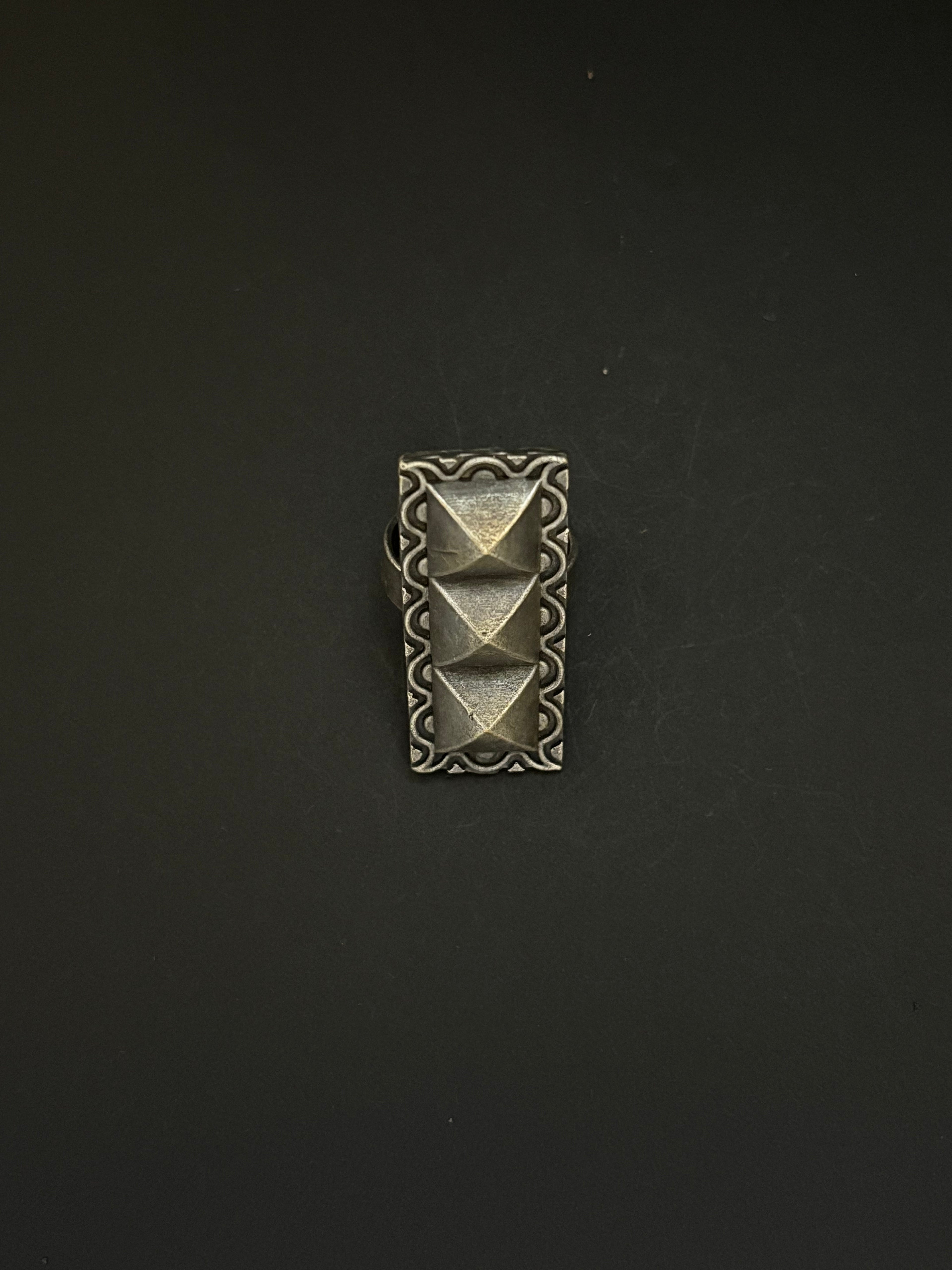 Long Geometric Rectangular Ring