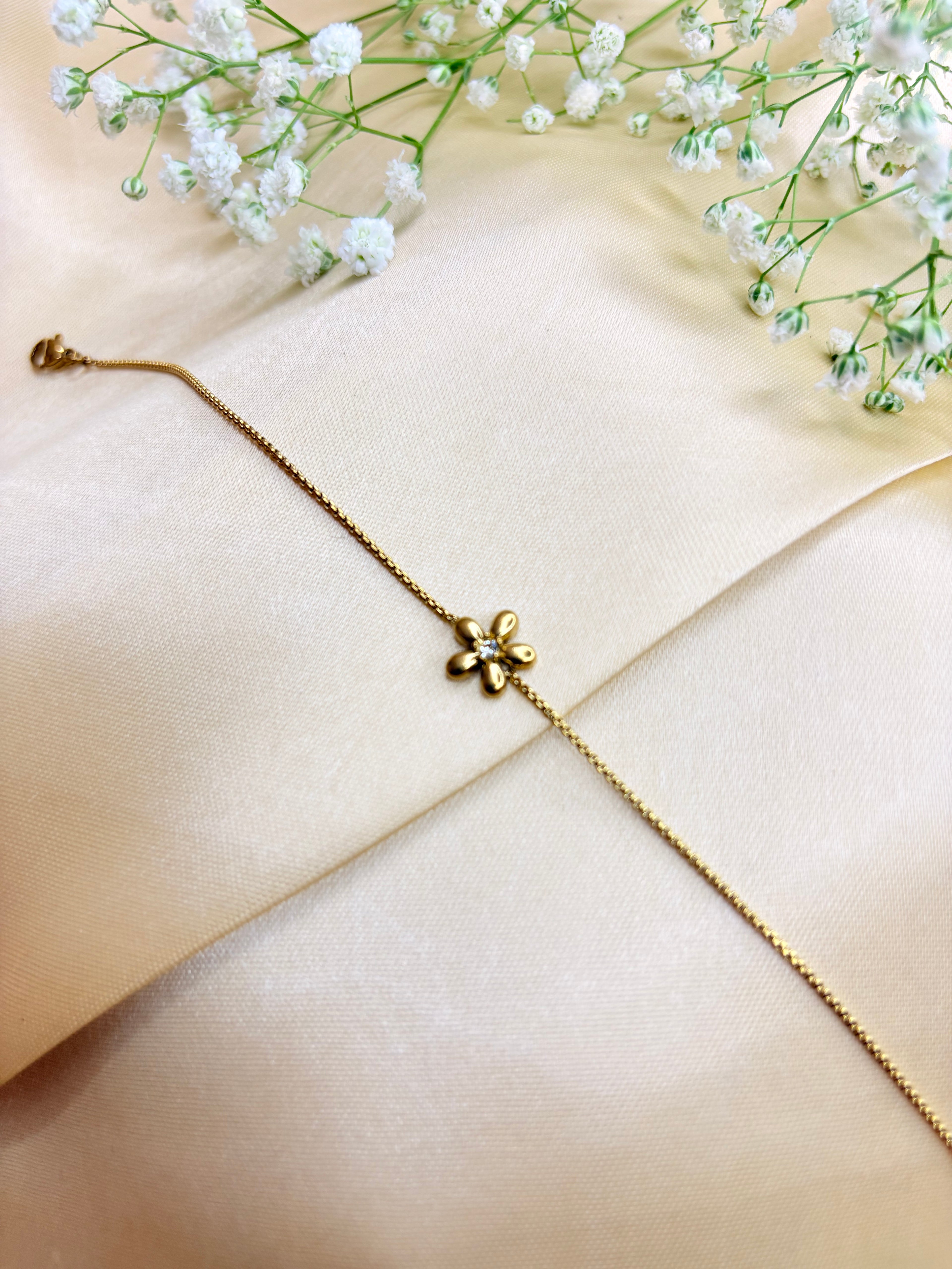 Minimalist Floral Chain Bracelet