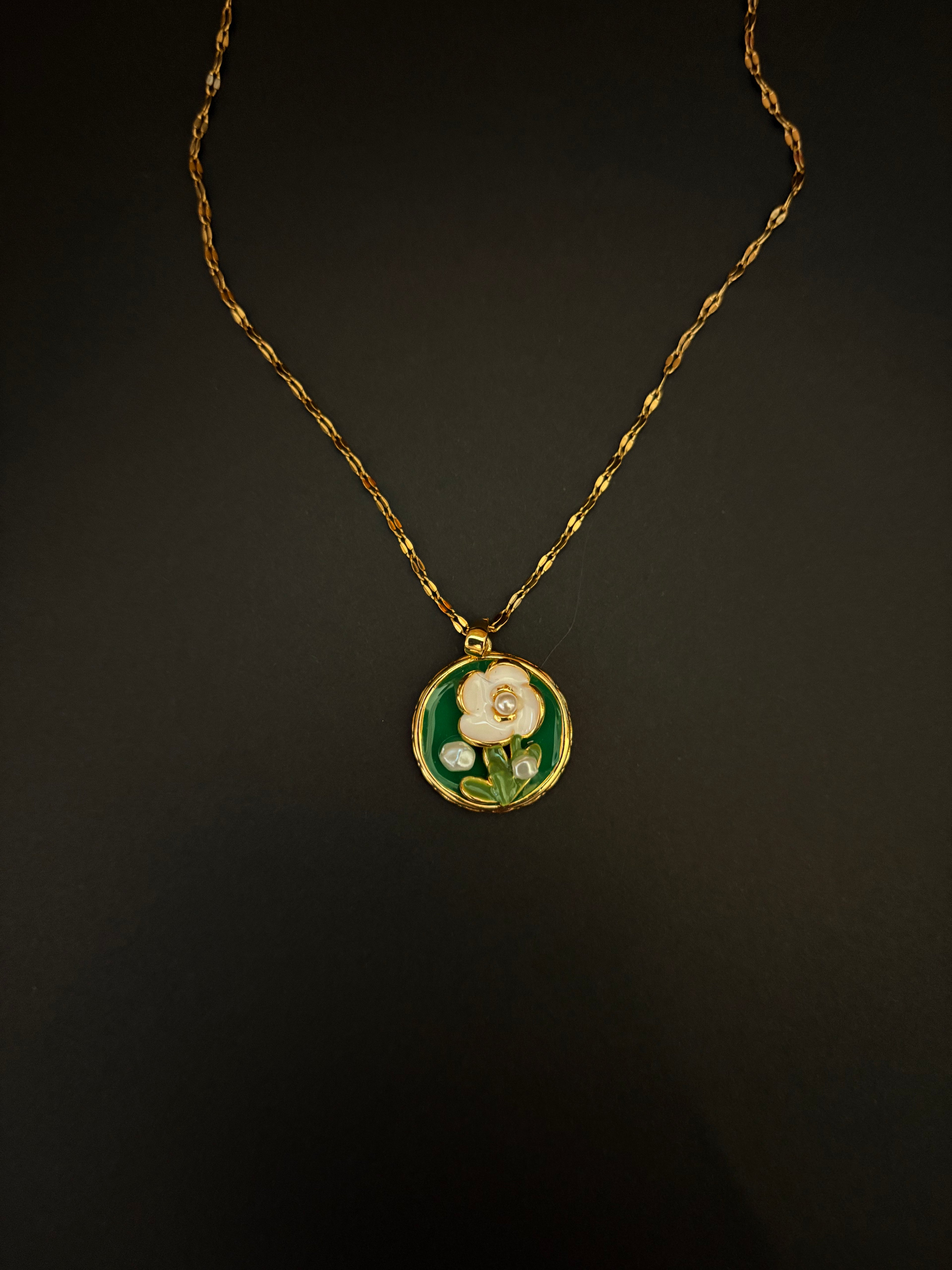 Botanic Grace Pendant Necklace