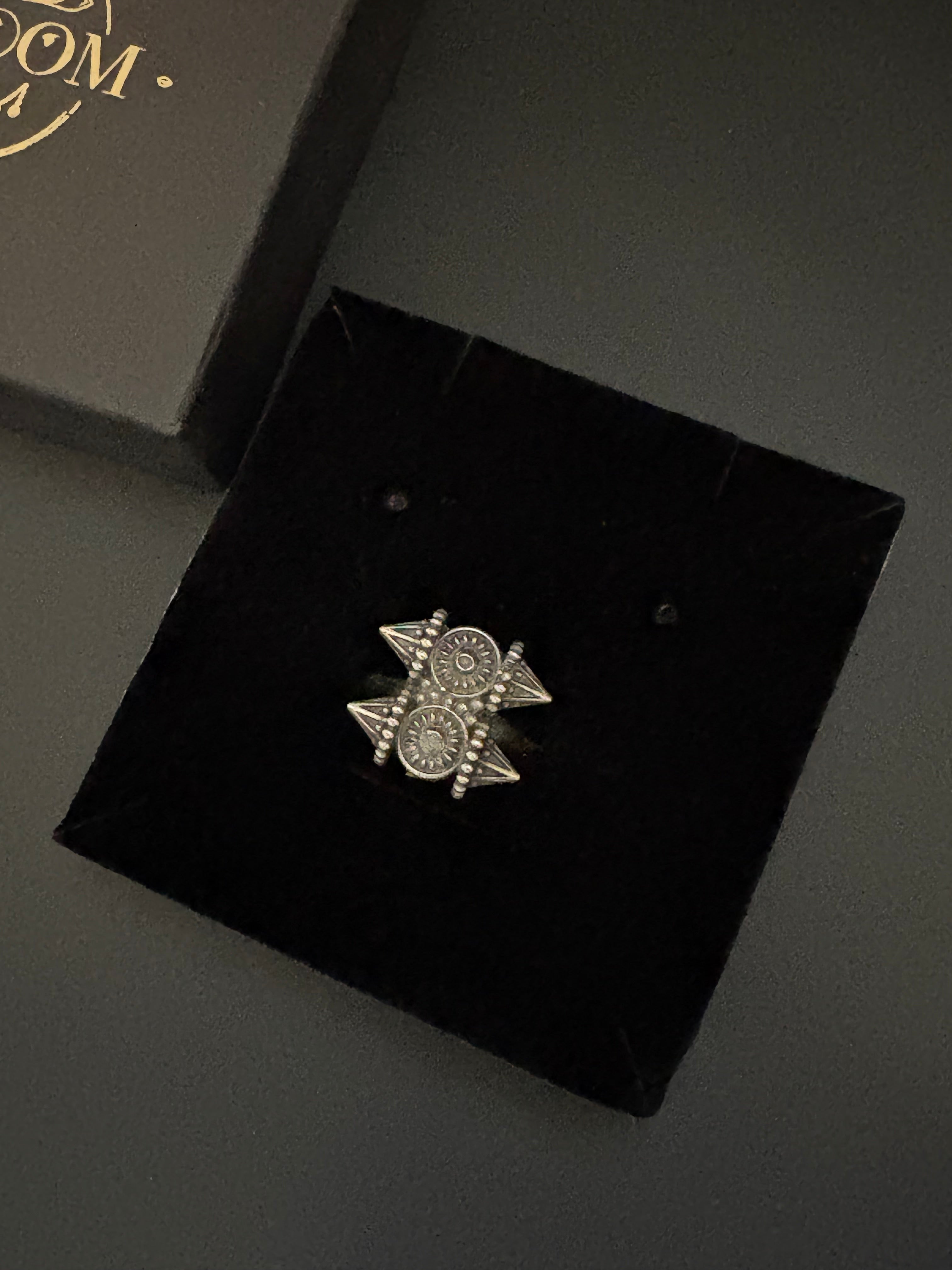 Triangles Meets Circles Ring