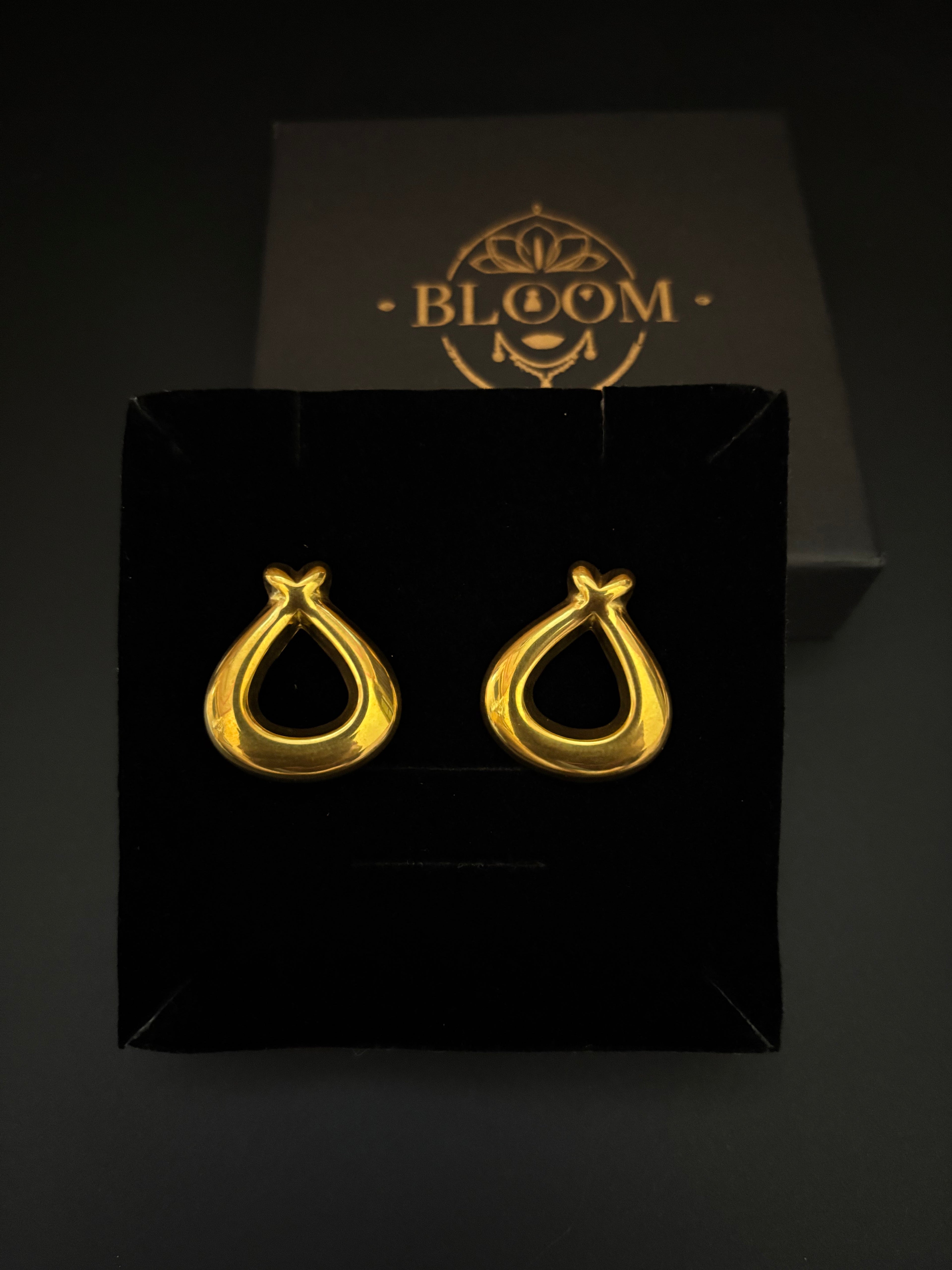 Aurora Gold Drop Earring