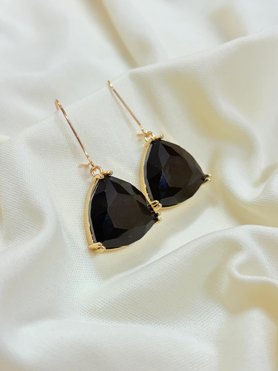 Black Dangle Earrings - Bloom
