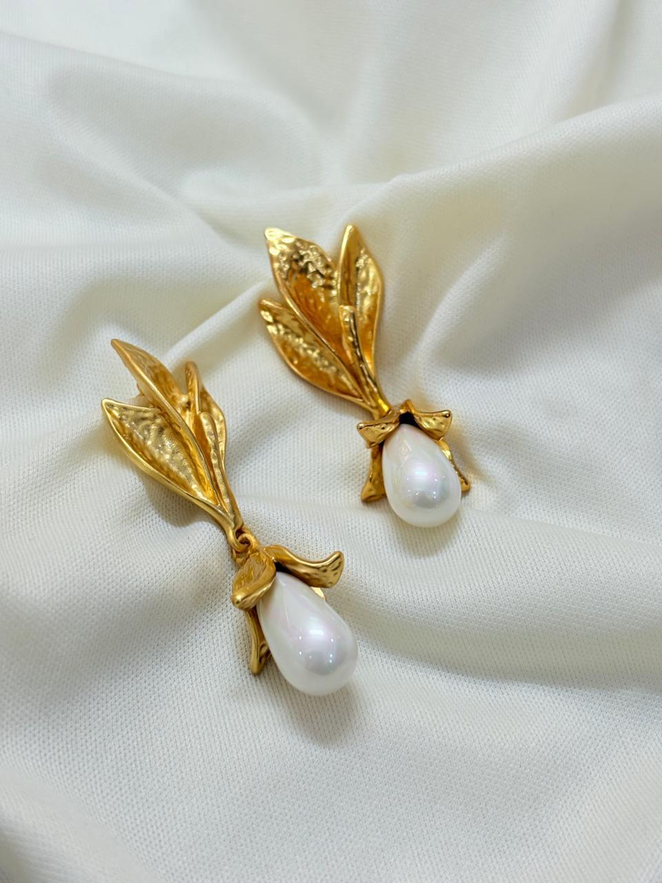 Gold Plated Glam Flower Alloy Artificial Pearl Drop Earring - Bloom