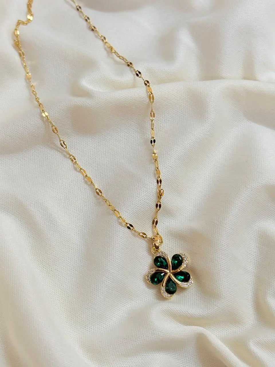 Leafy Glow Pendant Neck piece - Bloom