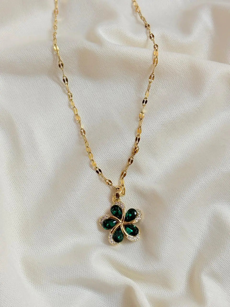 Leafy Glow Pendant Neck piece - Bloom
