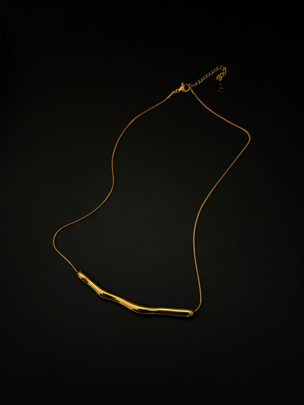 Serene Bar Necklace