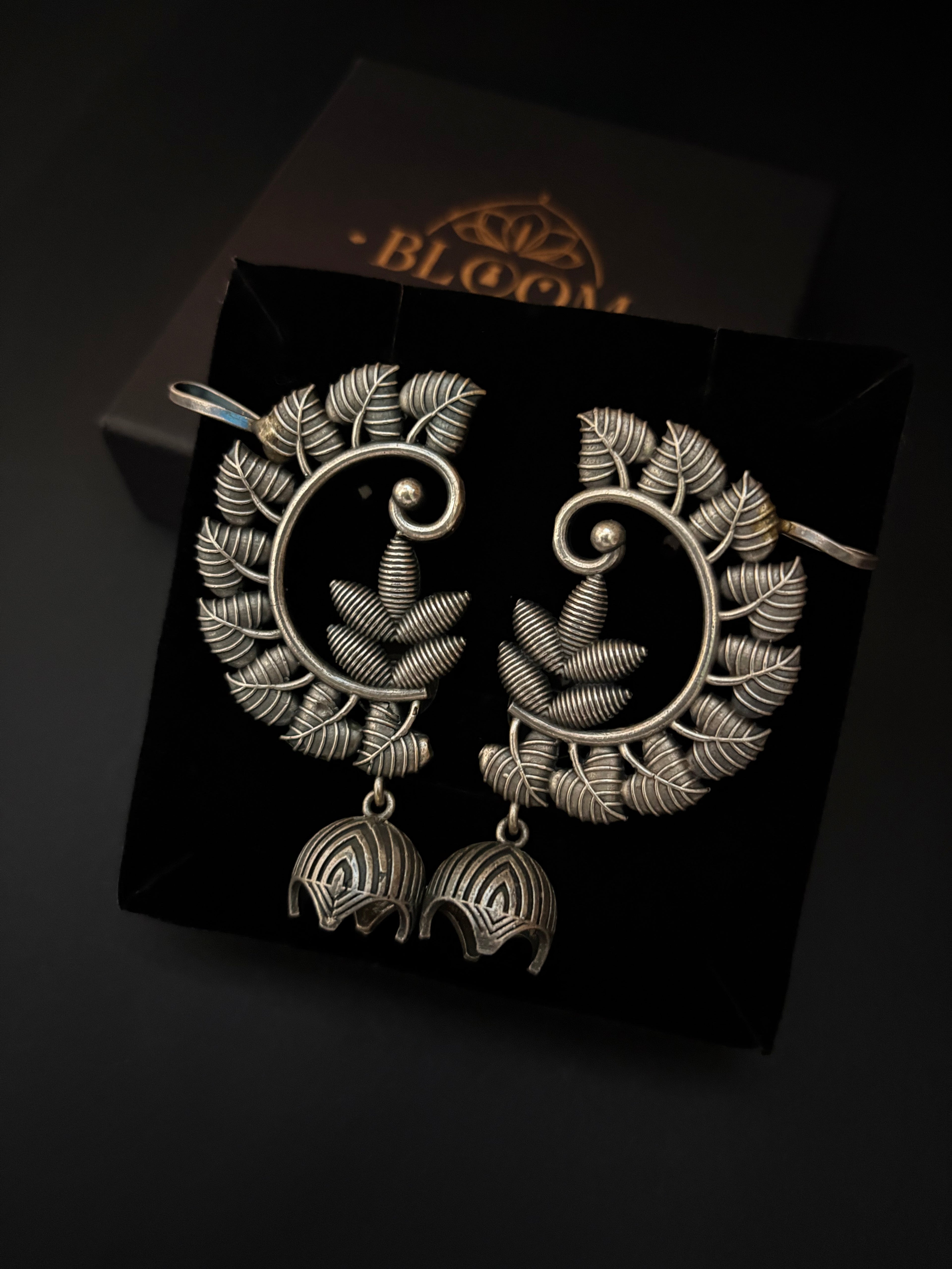 Taru Jhumkas
