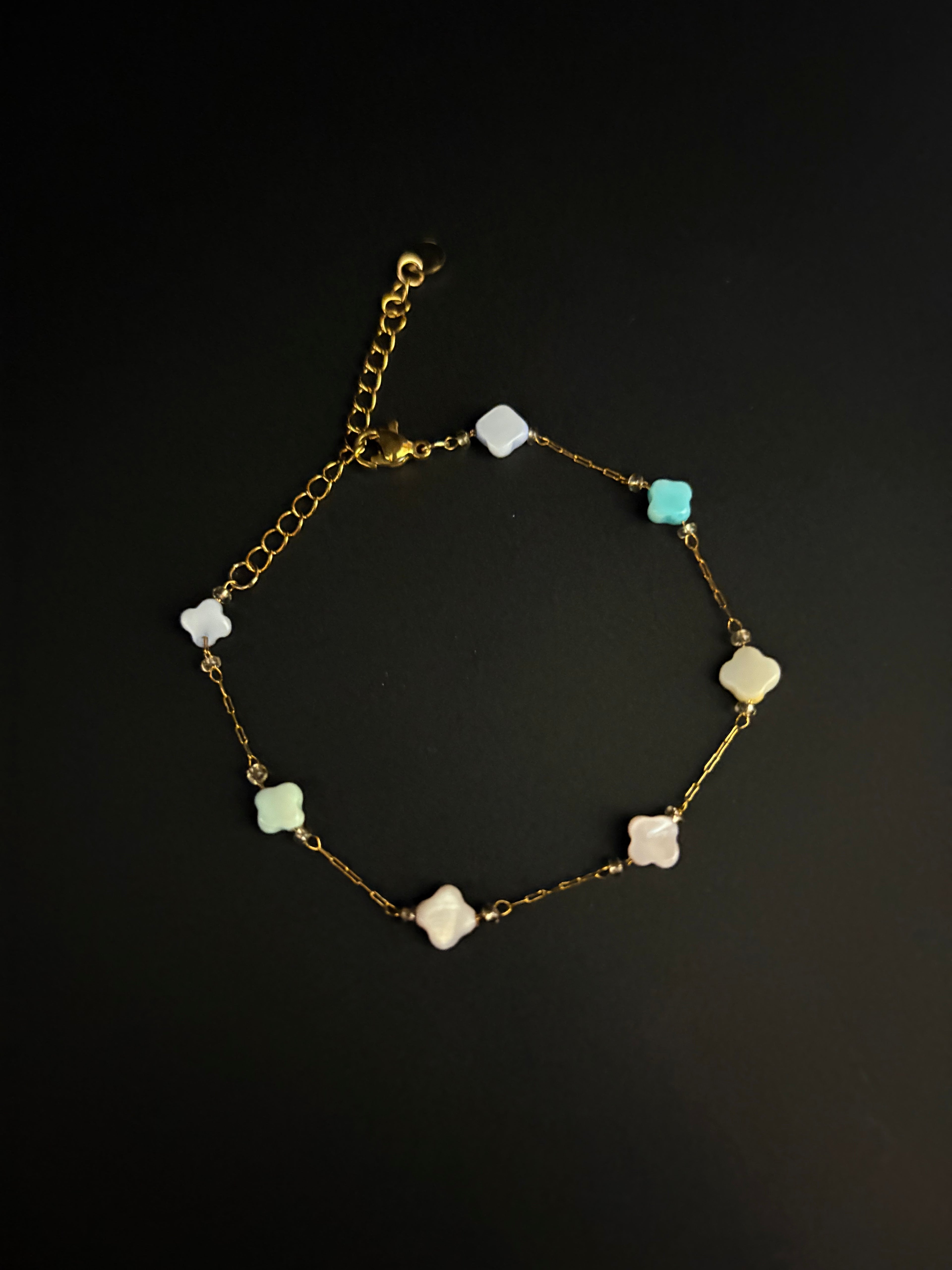 Delicate Clover Stone Bracelet