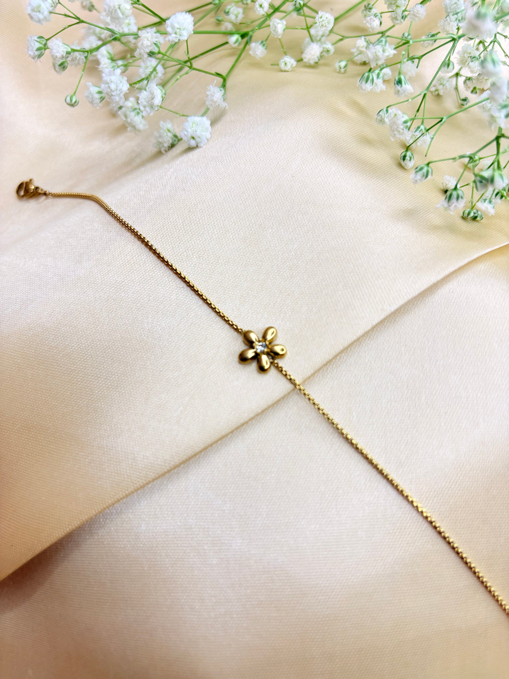 Minimalist Floral Chain Bracelet