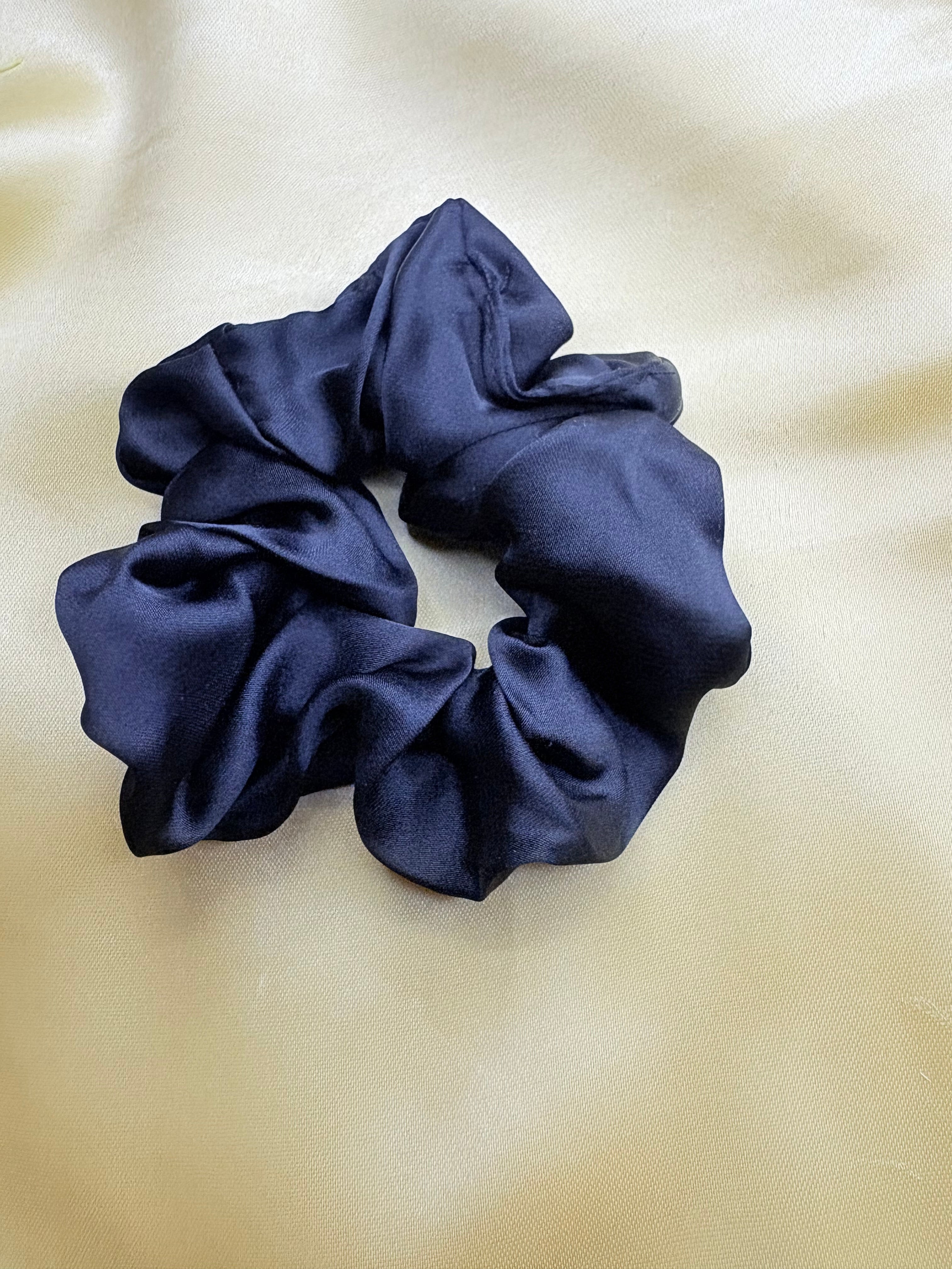 Tri love Scrunchie