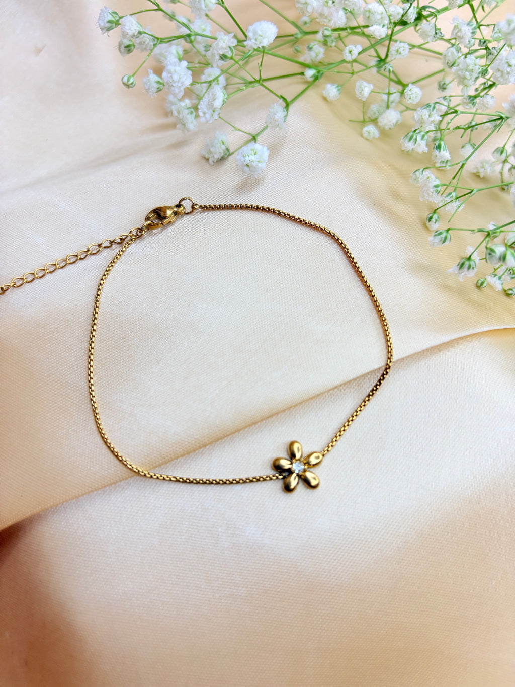 Minimalist Floral Chain Bracelet