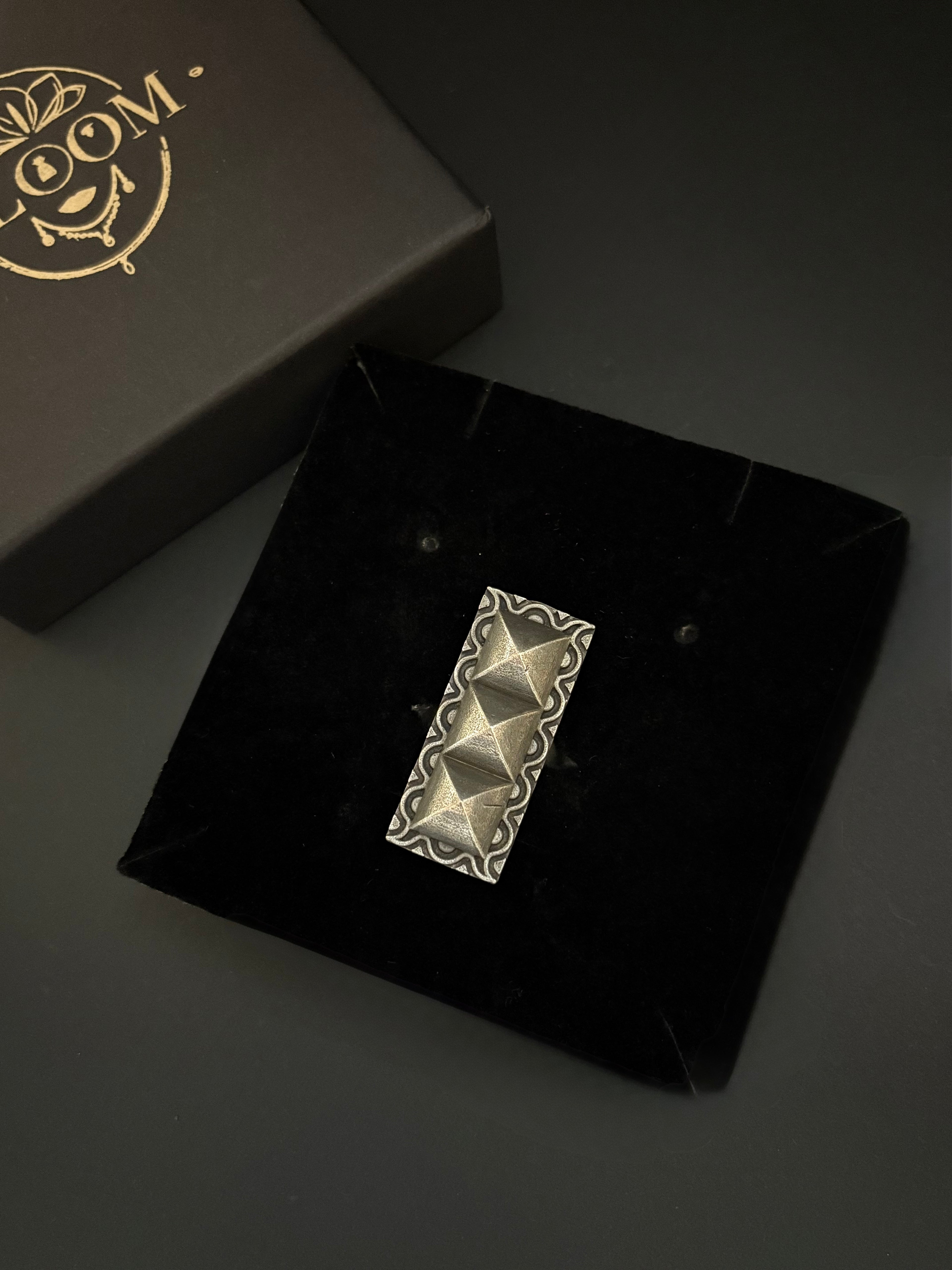 Long Geometric Rectangular Ring