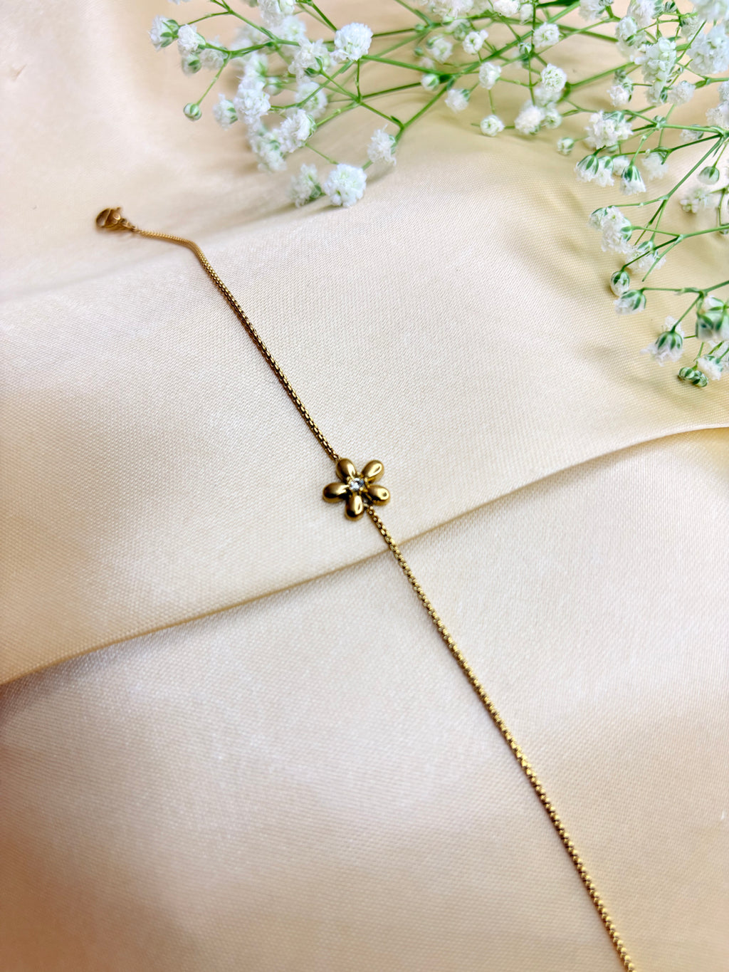 Minimalist Floral Chain Bracelet