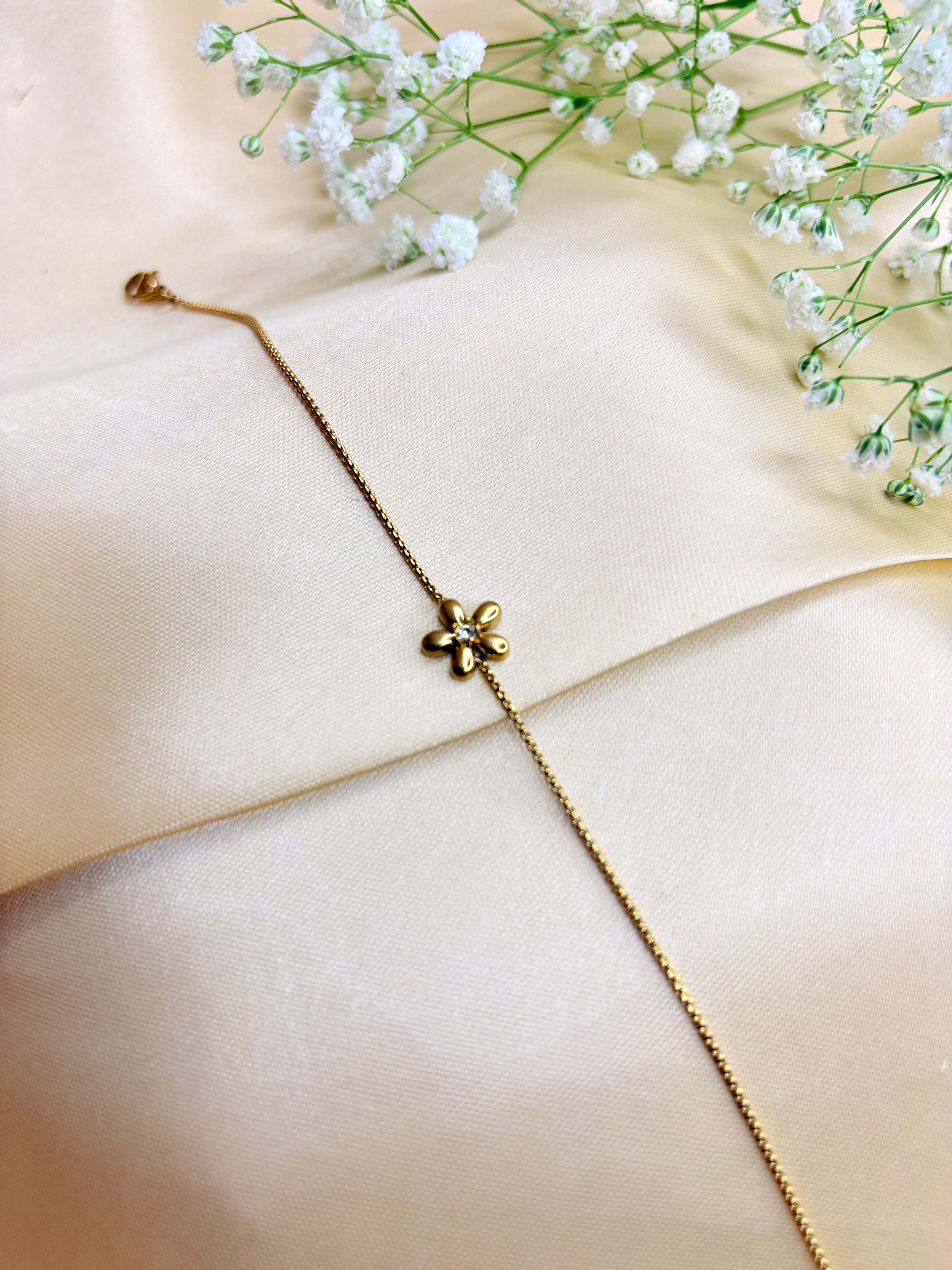 Minimalist Floral Chain Bracelet