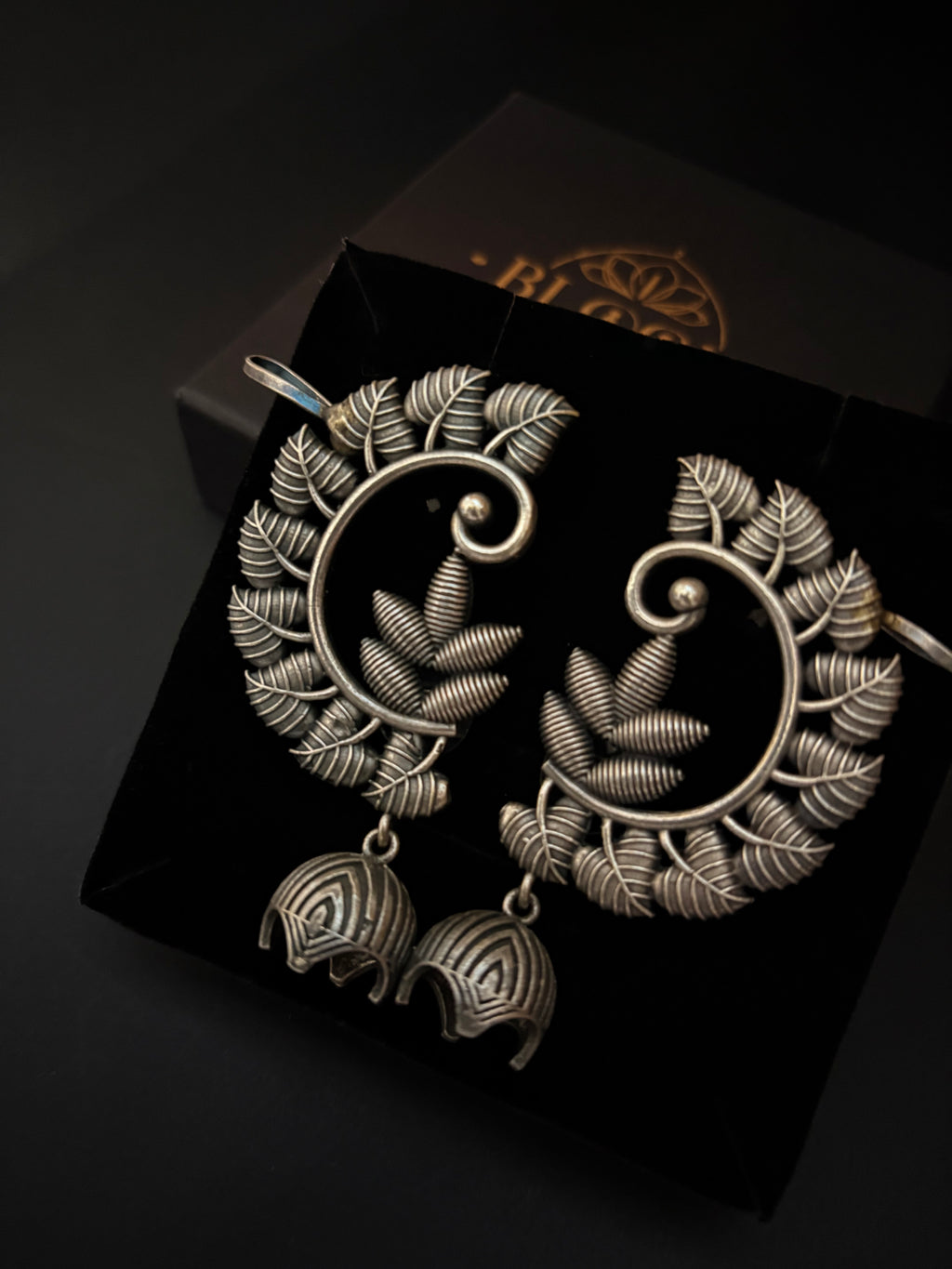 Taru Jhumkas
