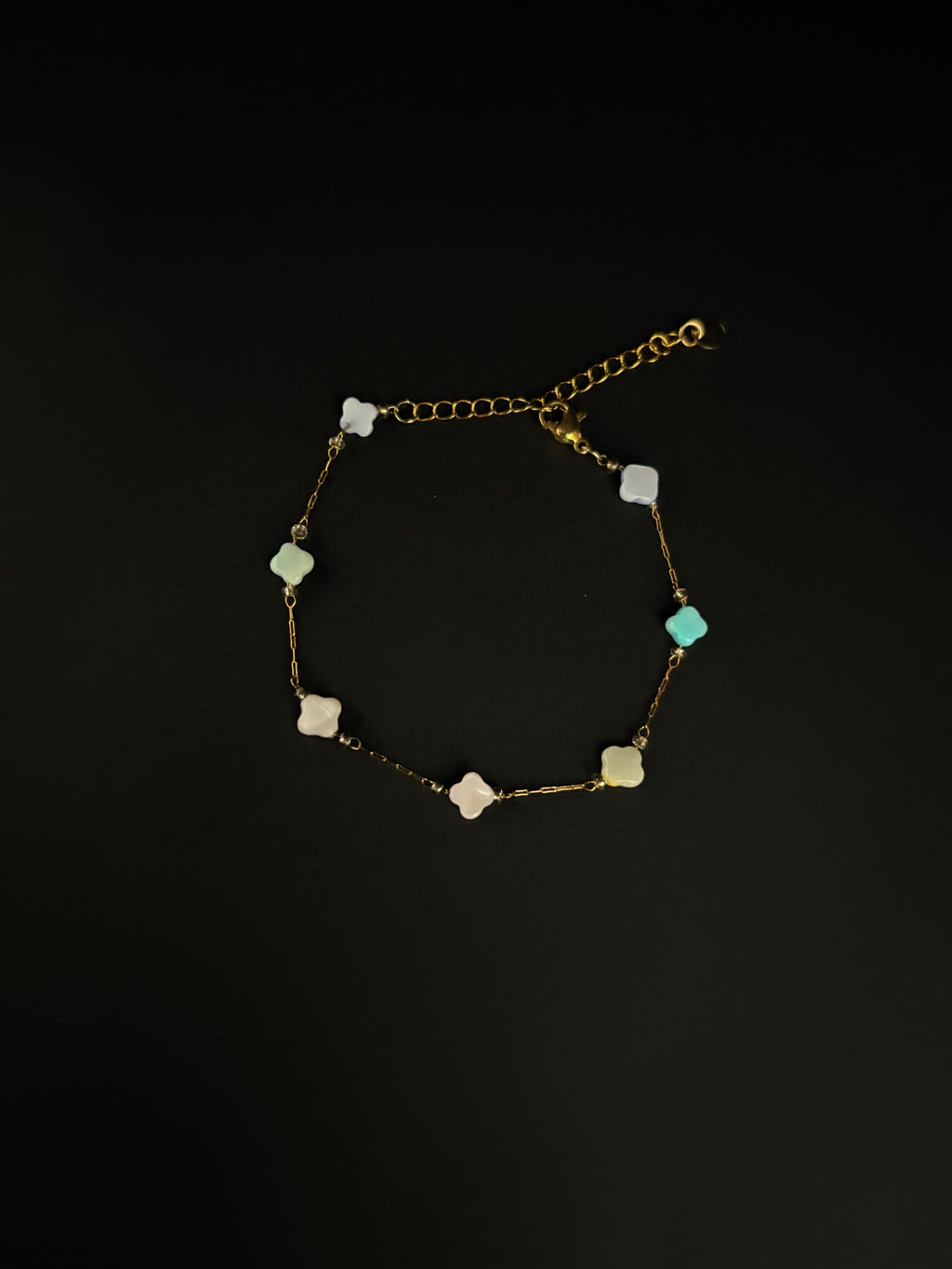 Delicate Clover Stone Bracelet