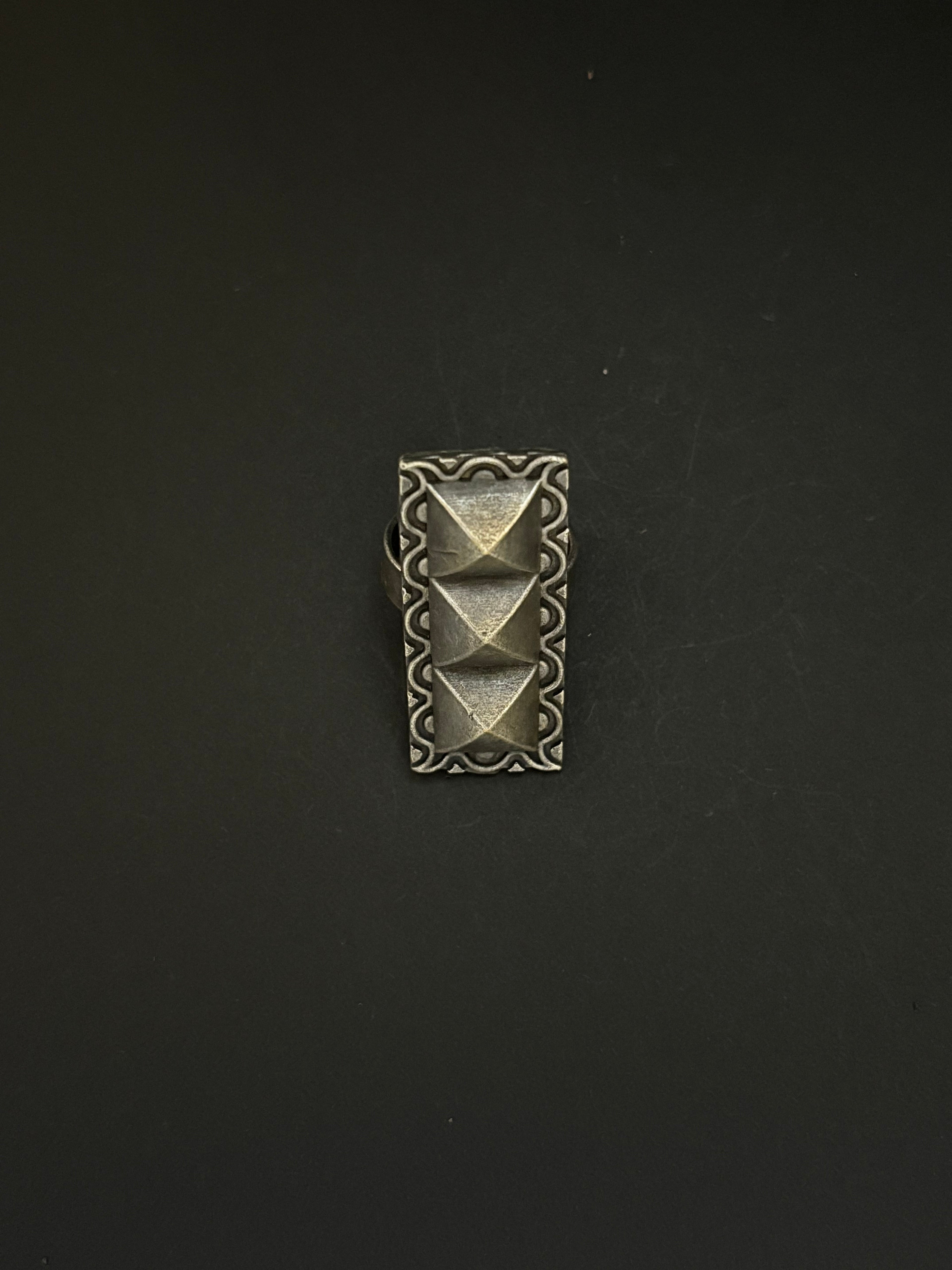 Long Geometric Rectangular Ring
