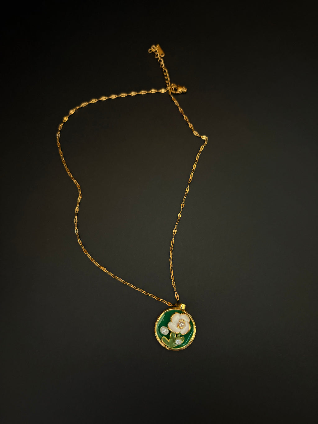 Botanic Grace Pendant Necklace