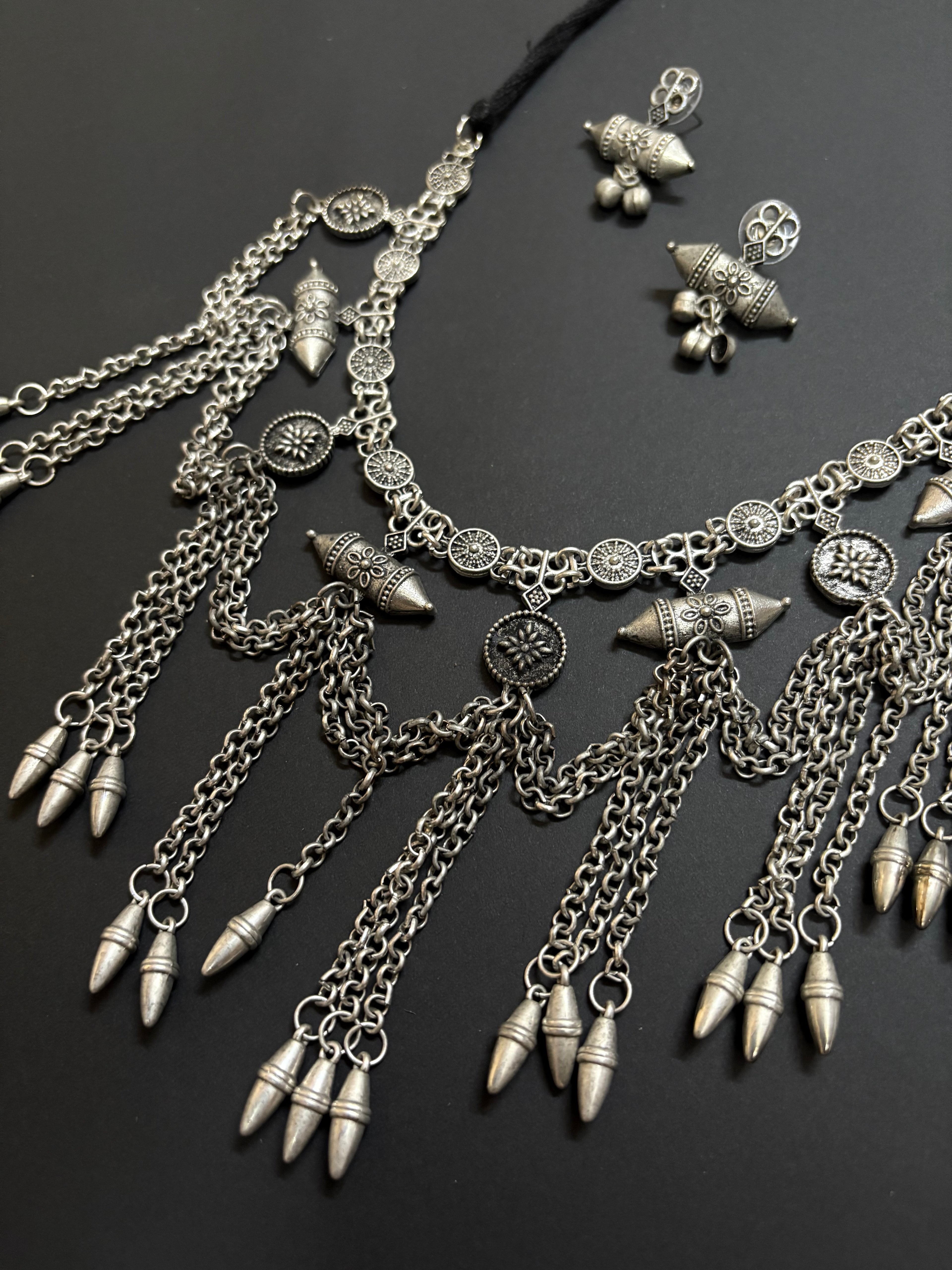 Tribal Trinkets Choker with Earrings