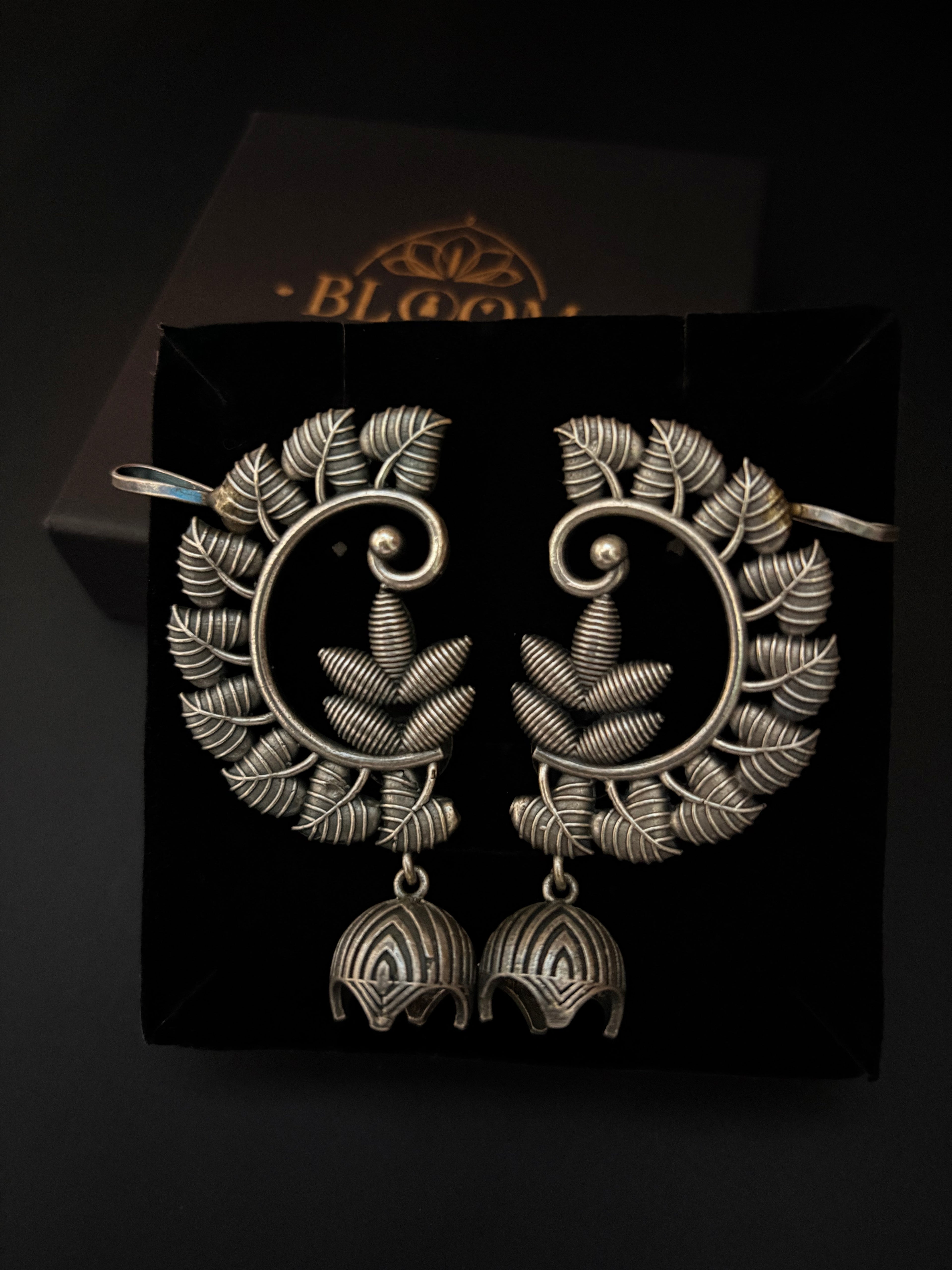 Taru Jhumkas