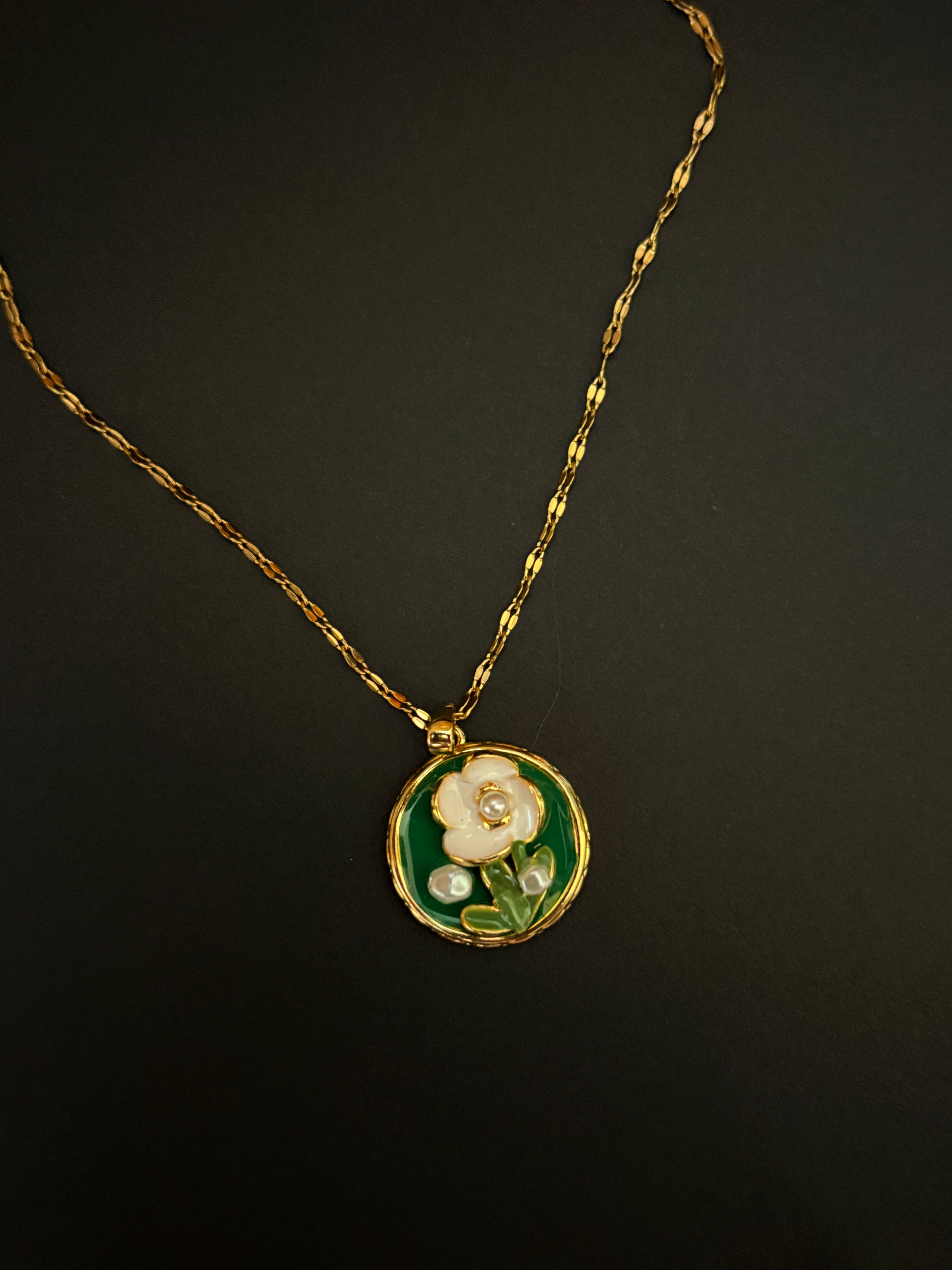 Botanic Grace Pendant Necklace
