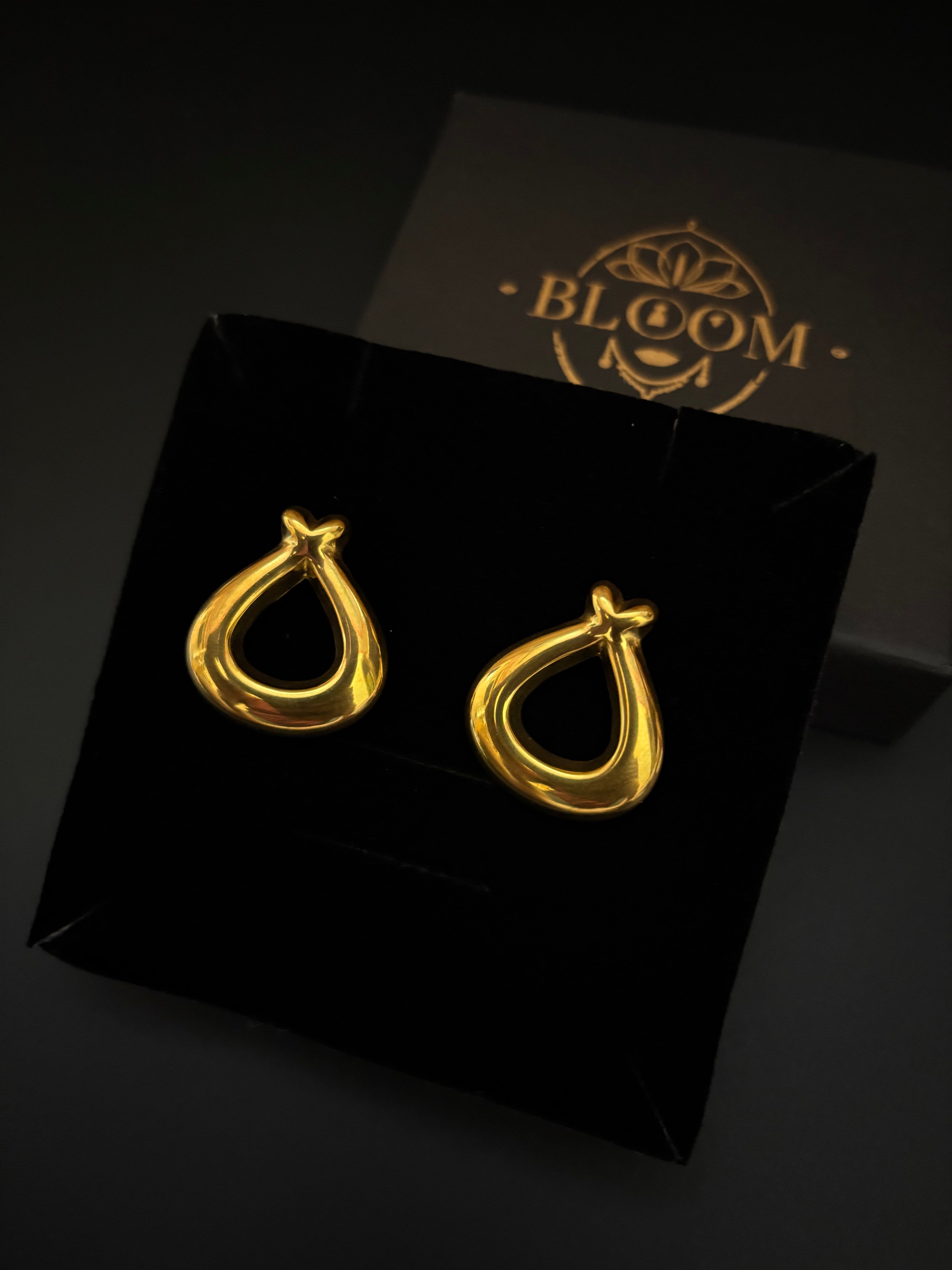 Aurora Gold Drop Earring