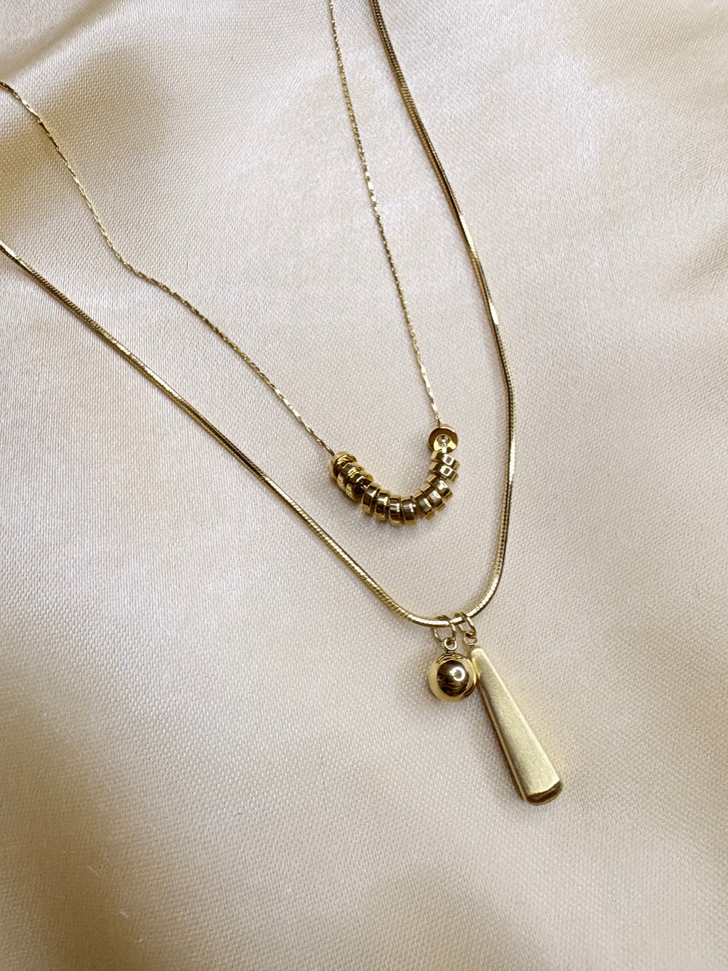 Gold Bead & Bar Pendant Necklace