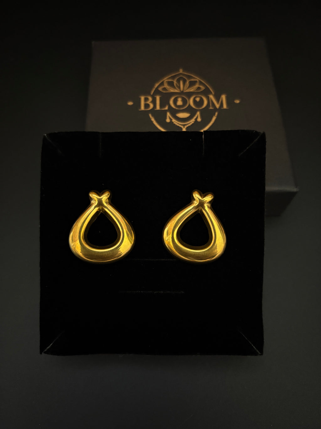 Aurora Gold Drop Earring