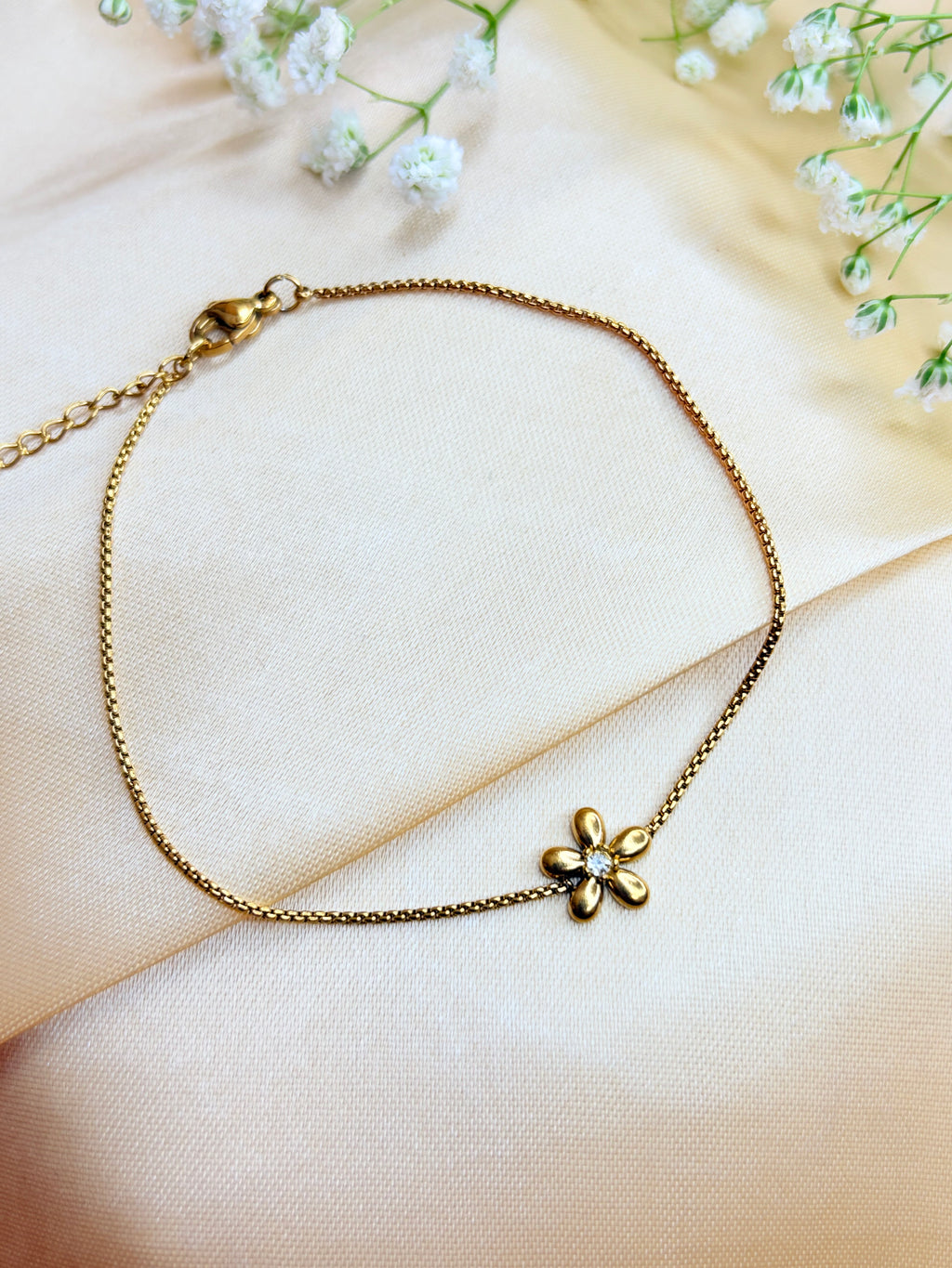 Minimalist Floral Chain Bracelet