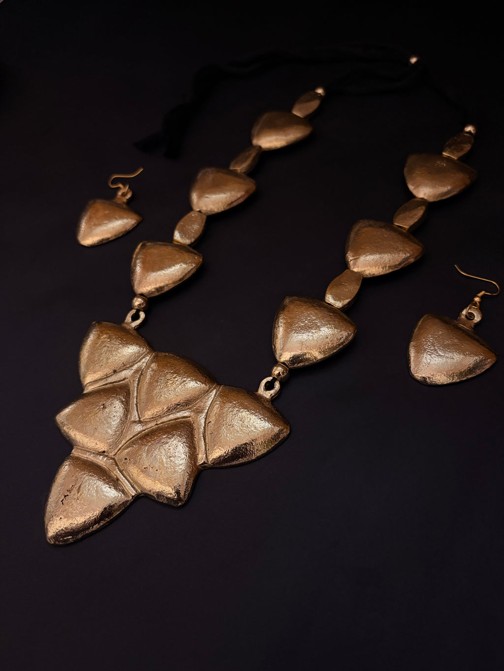 Sampriti Tribal Crest Set