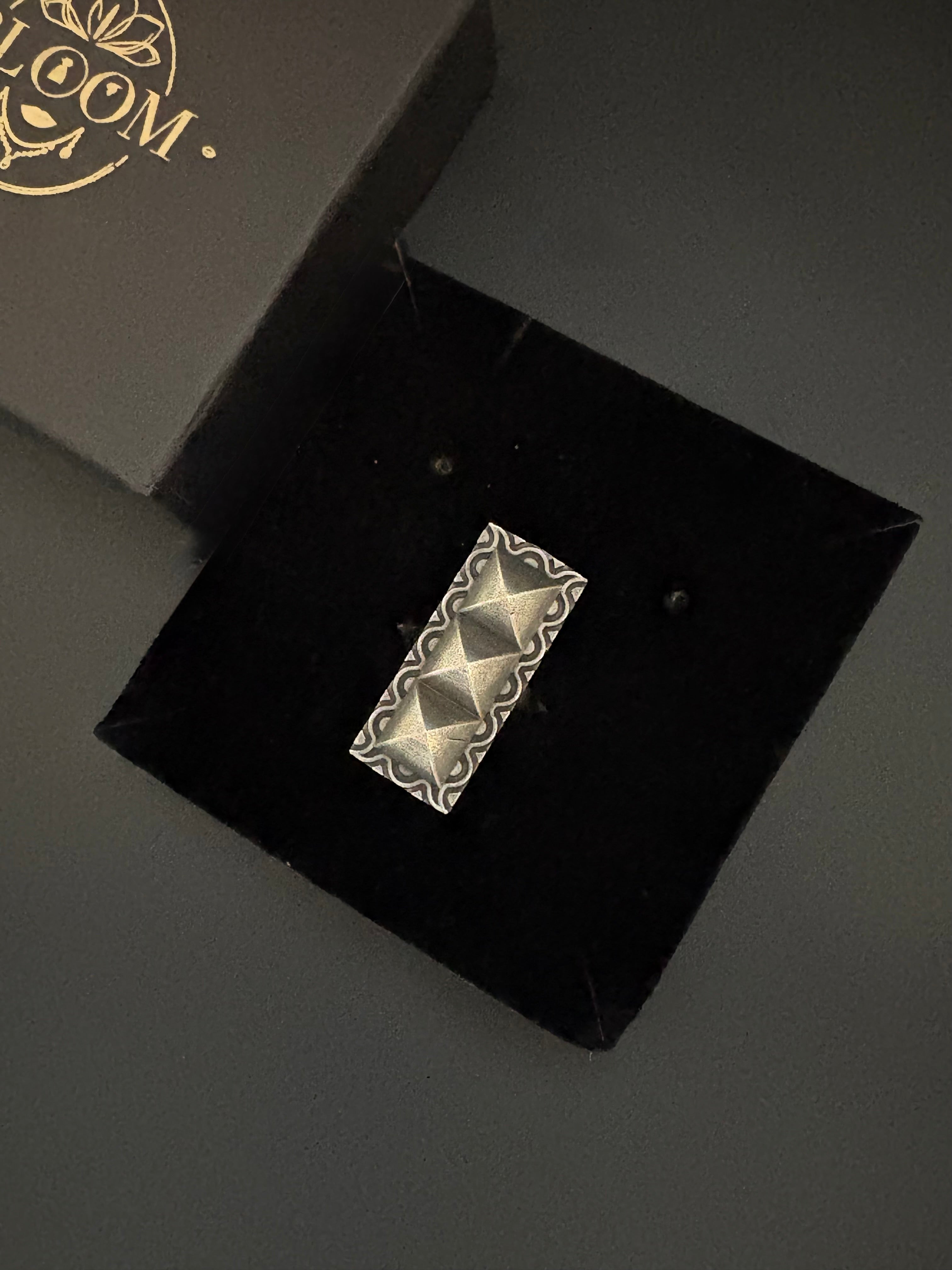 Long Geometric Rectangular Ring