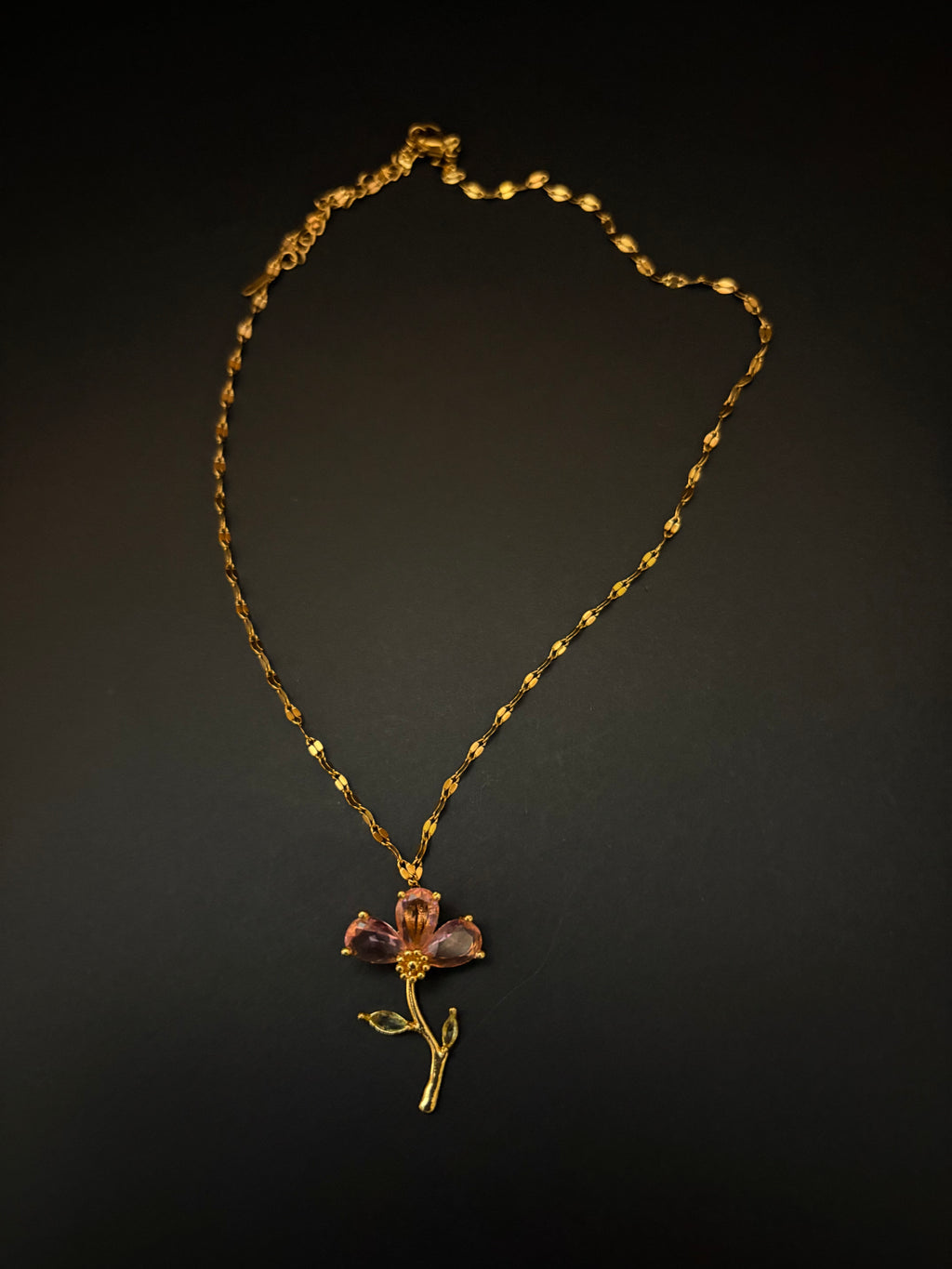 Elara Fleur Necklace