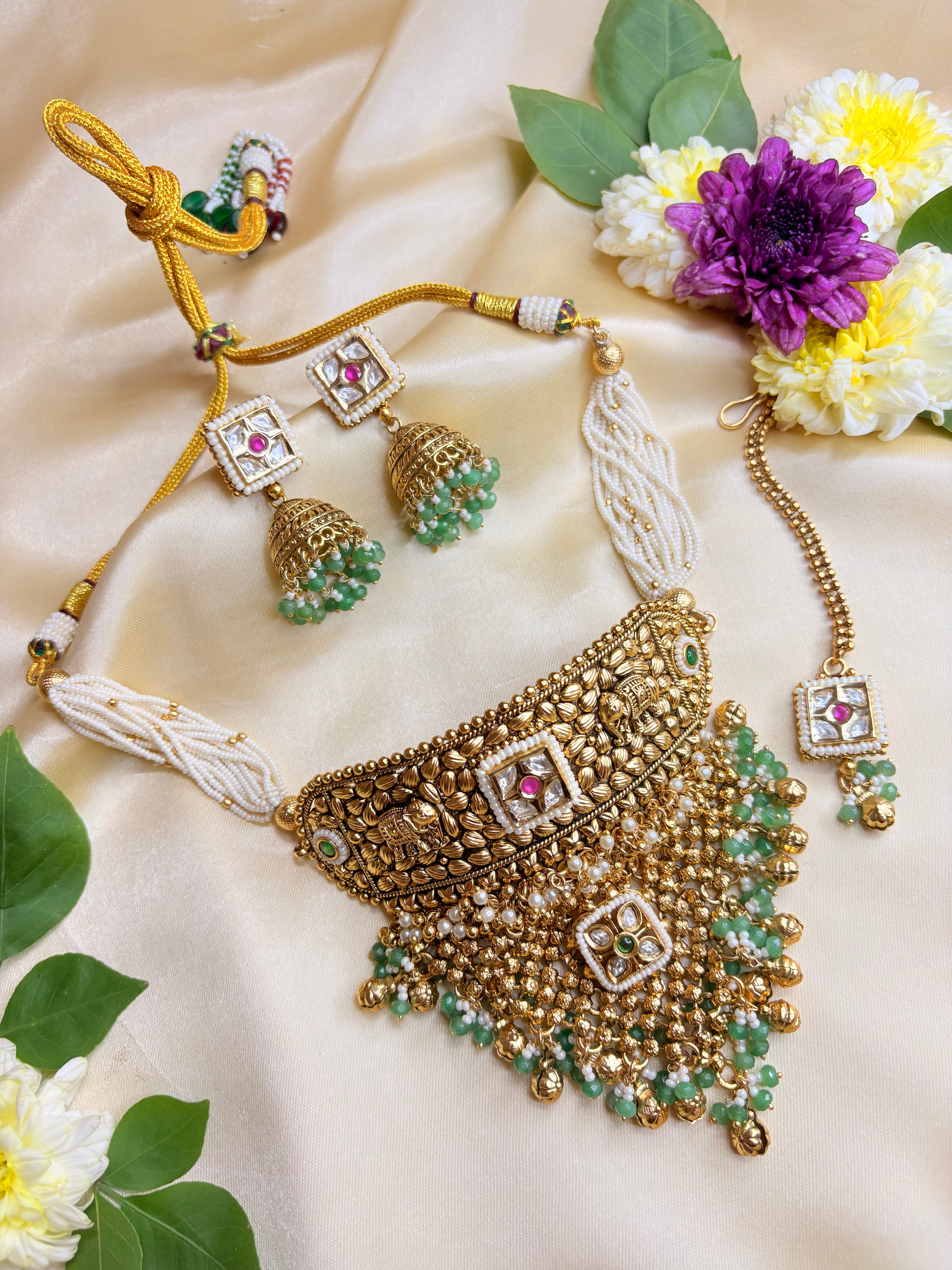 Antique Gold Choker, Earrings & Maang Tikka