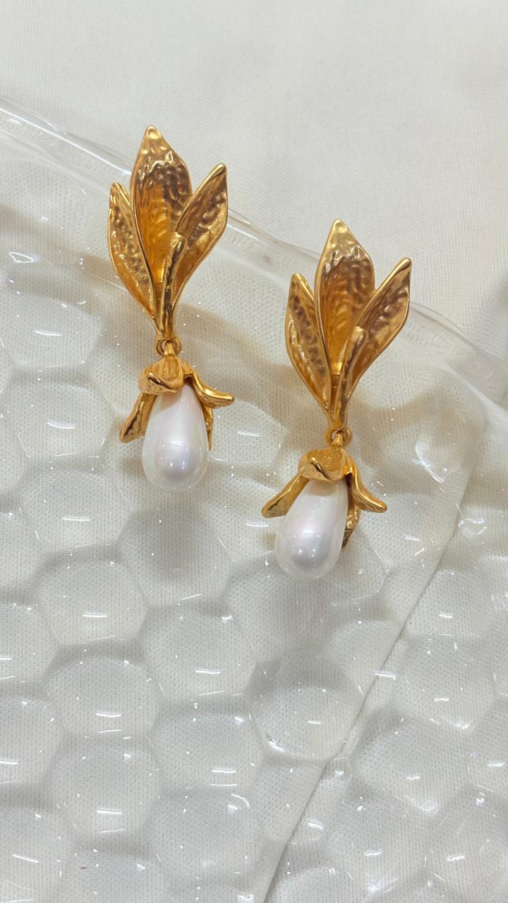 Gold Plated Glam Flower Alloy Artificial Pearl Drop Earring - Bloom
