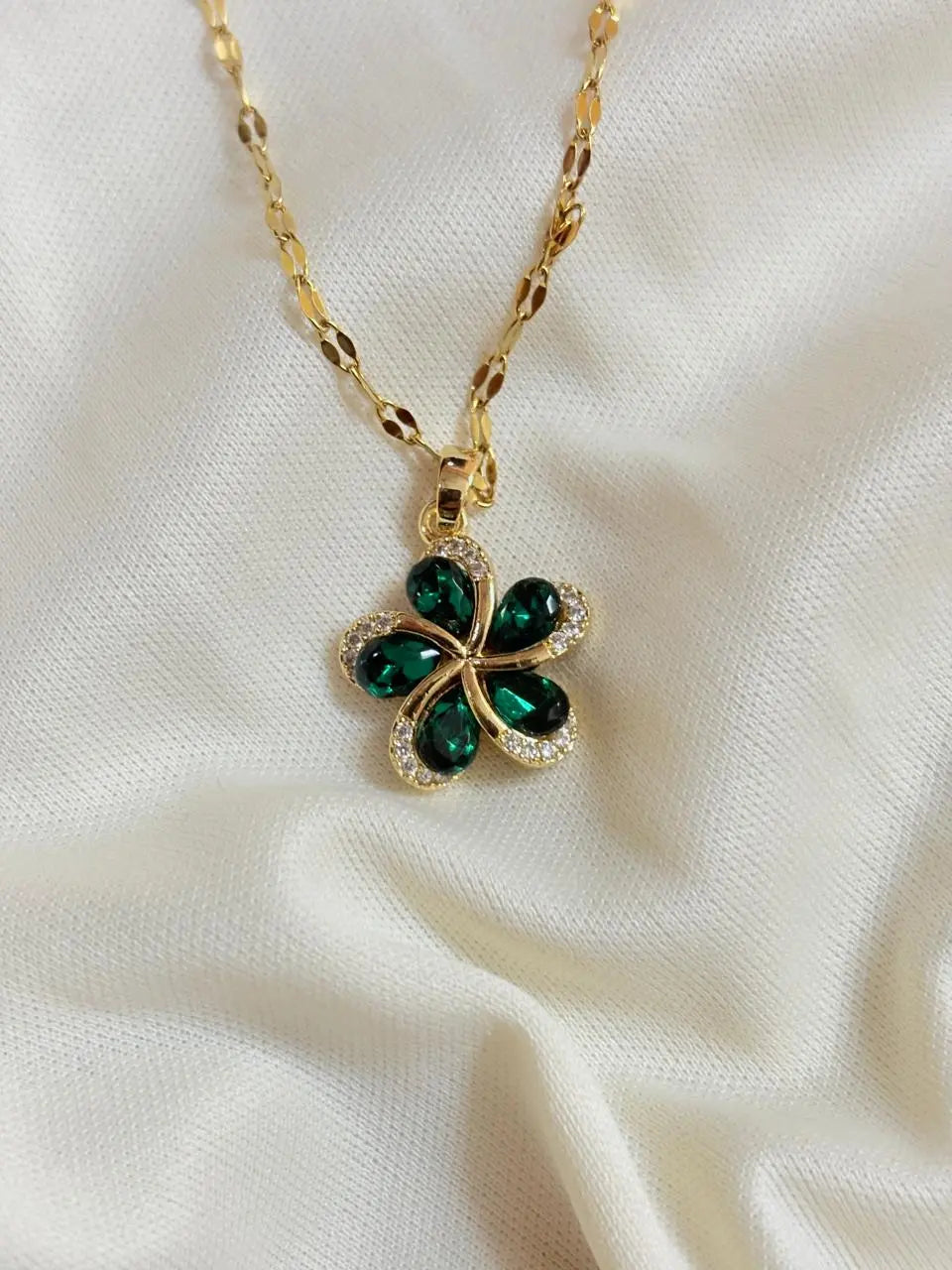 Leafy Glow Pendant Neck piece - Bloom